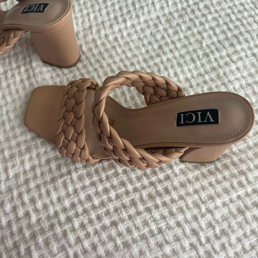 VICI Heels - Picture 6 of 8
